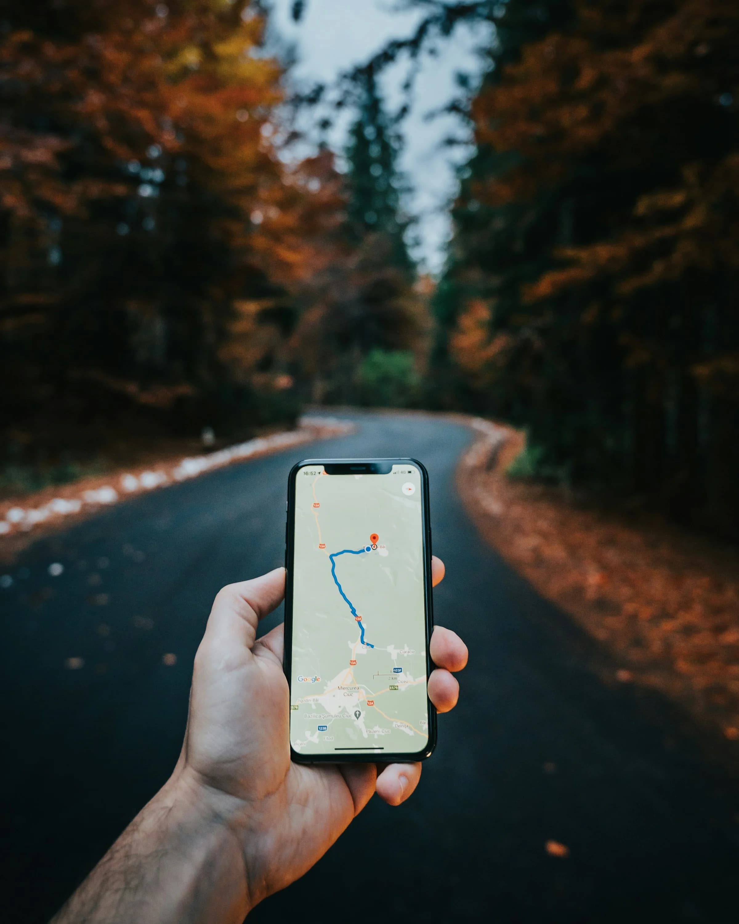 Distance-Based Delivery Validation vs Postal Codes: What Converts Better?
